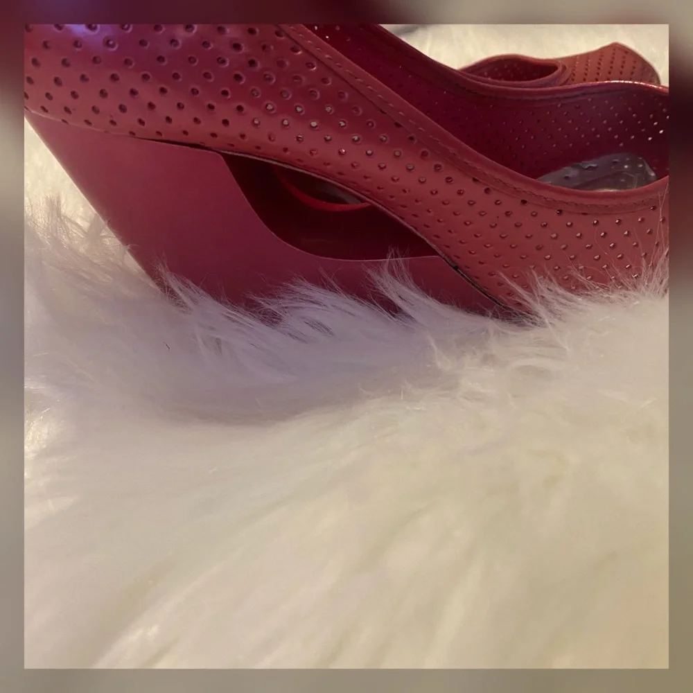 BCBGirls Women's "BG-Proud Bright Pink" size 9.5M - Picture 4 of 5